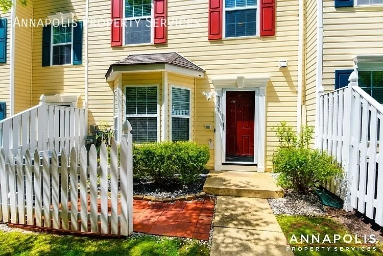 8031 Brookstone Ct — Photo 2