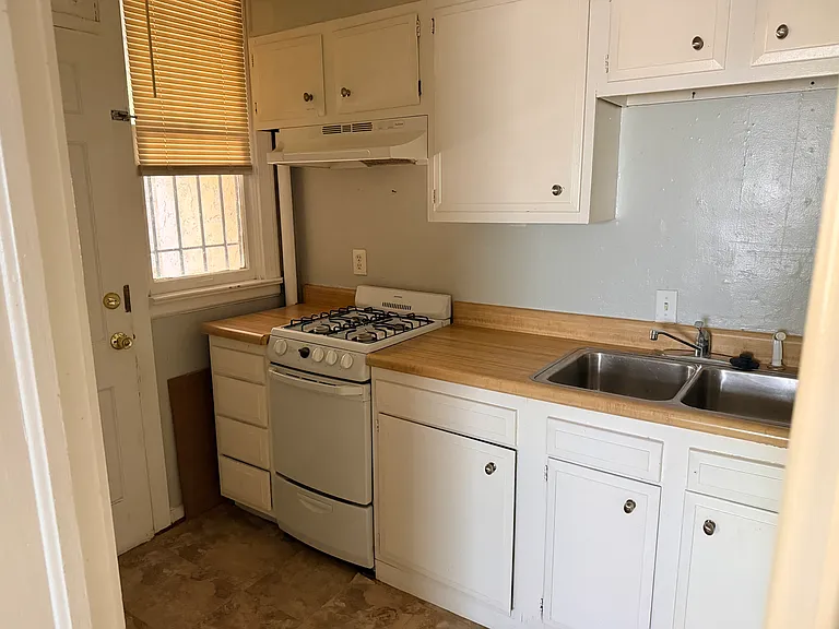 1215 S Saint Louis Ave #5 — Photo 7