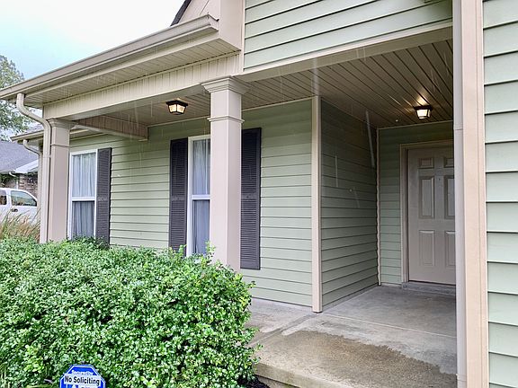 2nd image of 226 E Johnson Cir