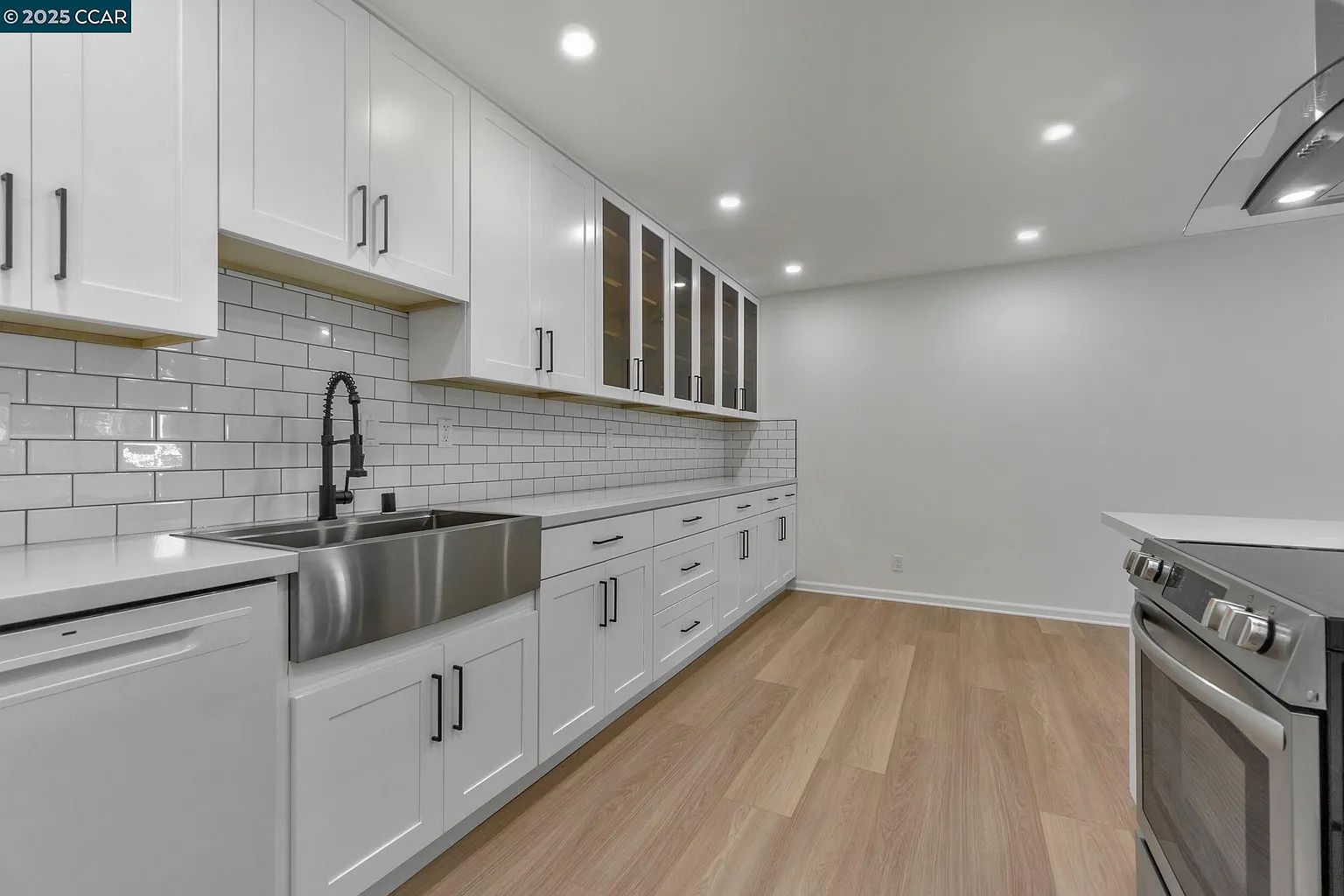 1305 Boulevard Way APT 314 photo 1