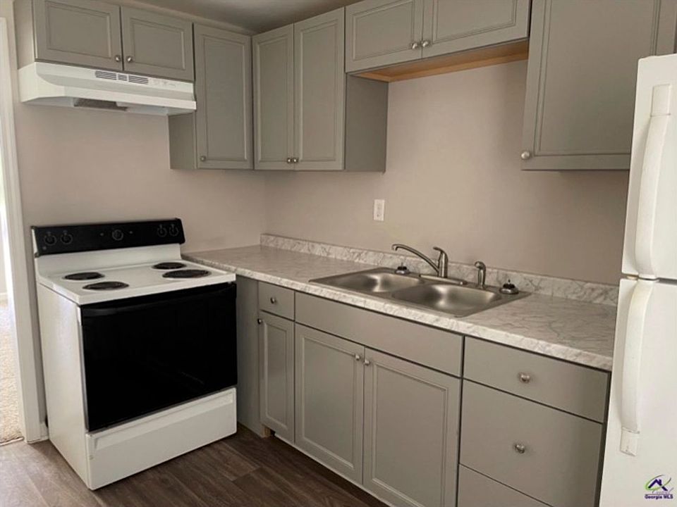 2nd image of 1103 Gaines Dr Unit 1