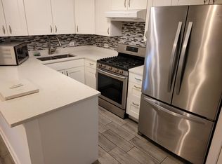 633 Waukegan Rd, Deerfield, IL 60015