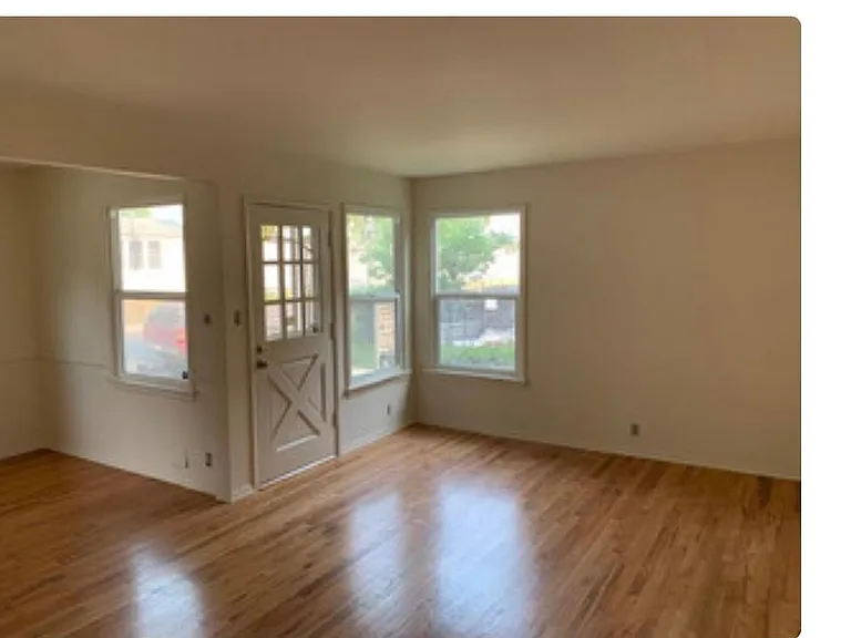 8337 Dunbarton Ave #8337 — Photo 2