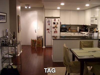 2nd image of 801 S Plymouth Ct #P002