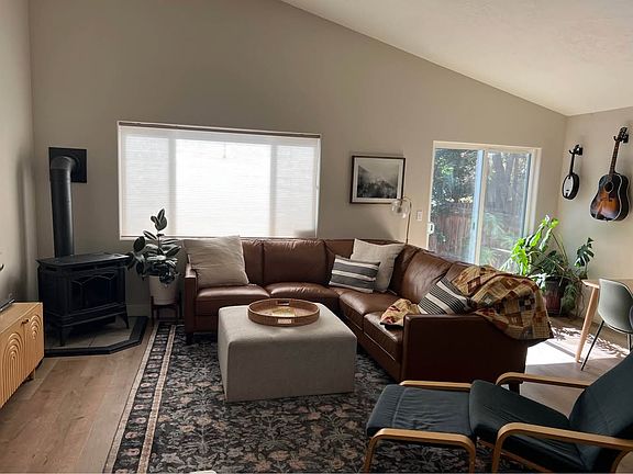 3rd image of 2126 SW Pumice Ave