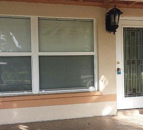 3rd image of 381 Lorraine Dr