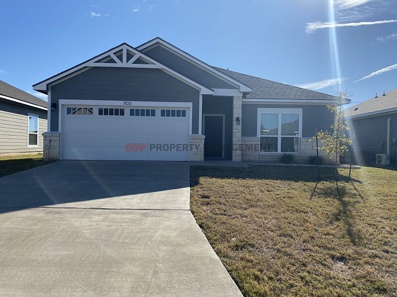 1st image of 705 Skylar Heights Dr