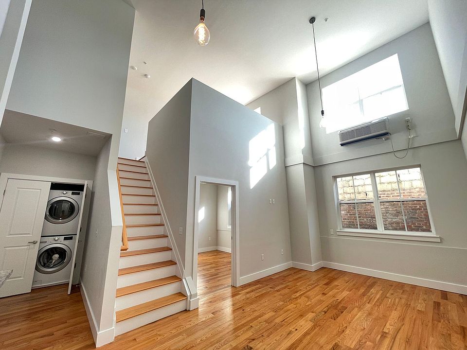 1st image of 142 Sussex Ave #105