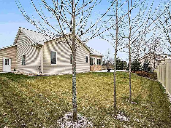 2nd image of 798 E River Dr