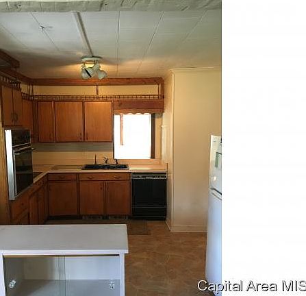 5th image of 1138 Brown Ave