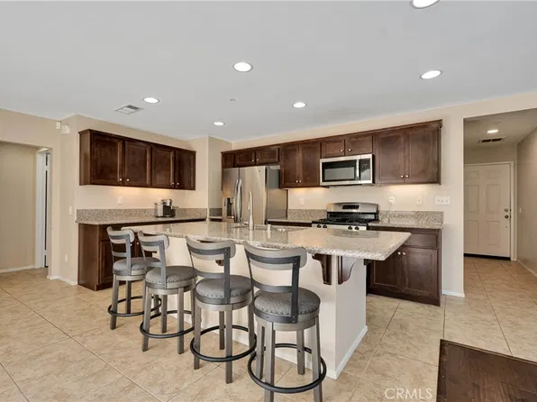 1445 Chinaberry Ln, Beaumont, CA 92223