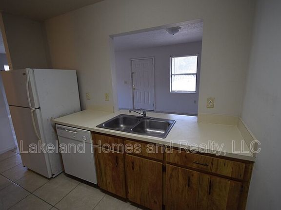 5th image of 6056 Hilltop Ln E
