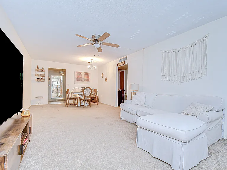 5150 10th Ave N #211 — Photo 7