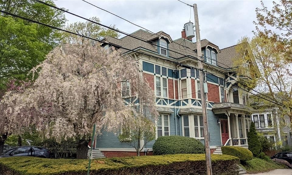 1st image of 199 Brown St APT 6