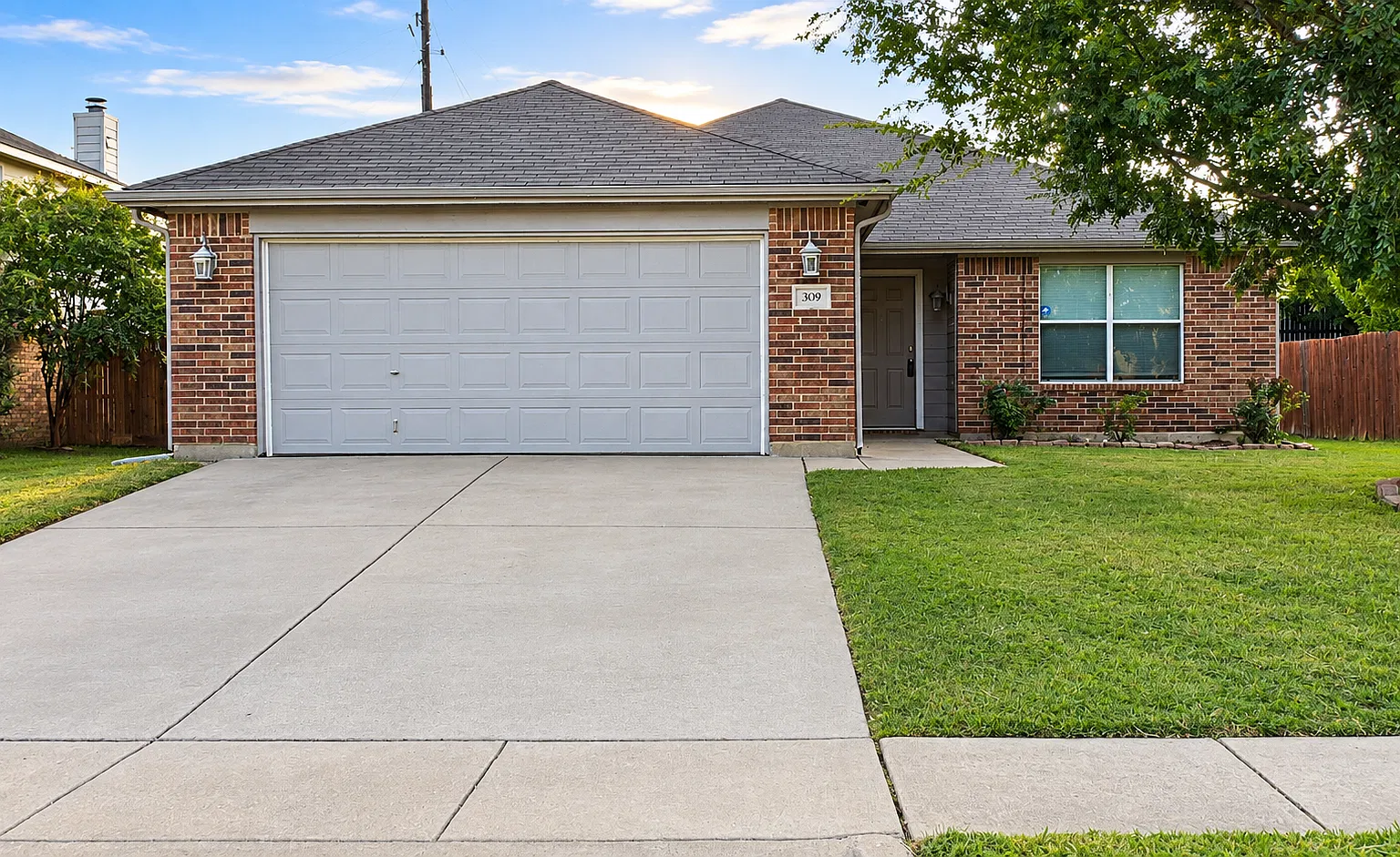3 bed, 1637 sqft, $2,000 — Photo 1