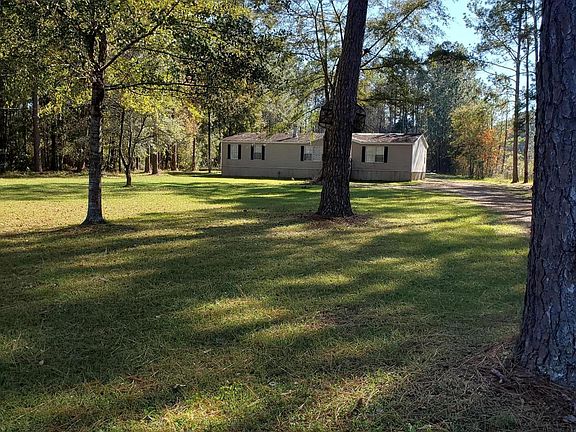 3rd image of 16468 Village Green Dr N