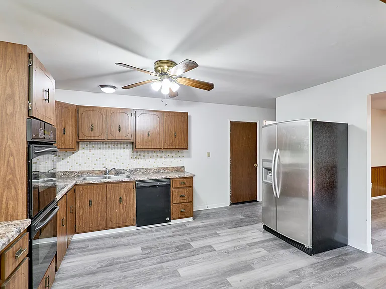 1815 Lakemont Ln — Photo 12