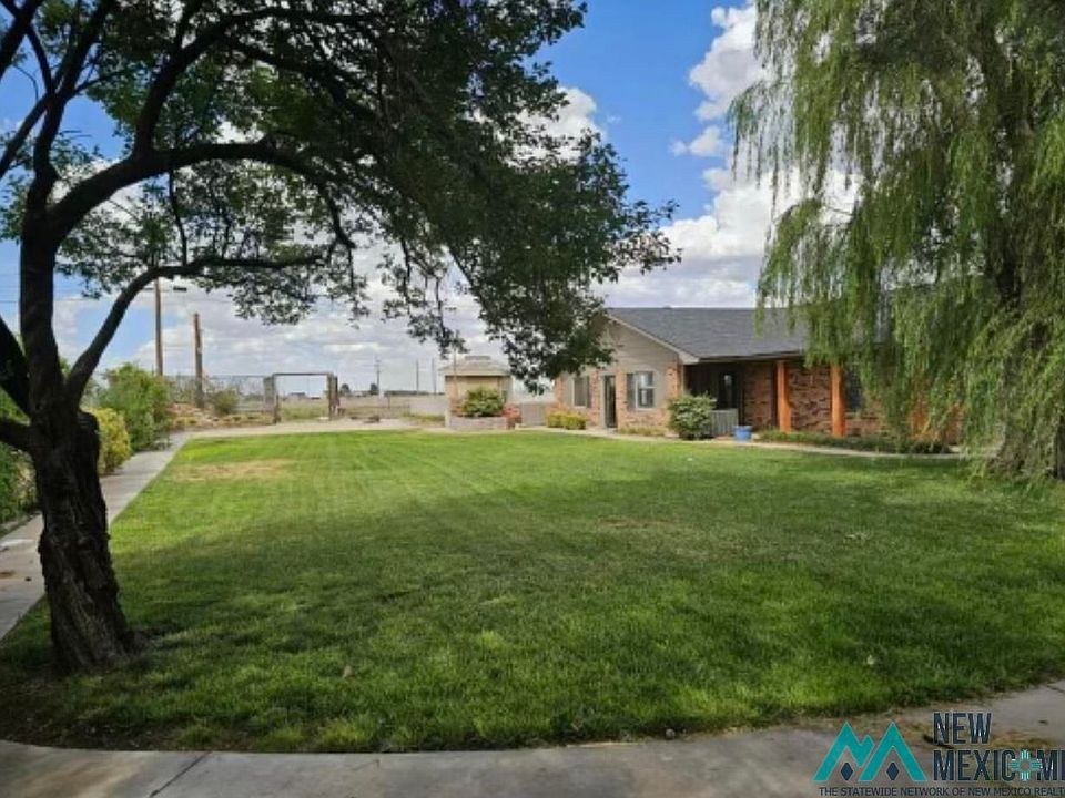 2nd image of 1001 S Country Club Dr