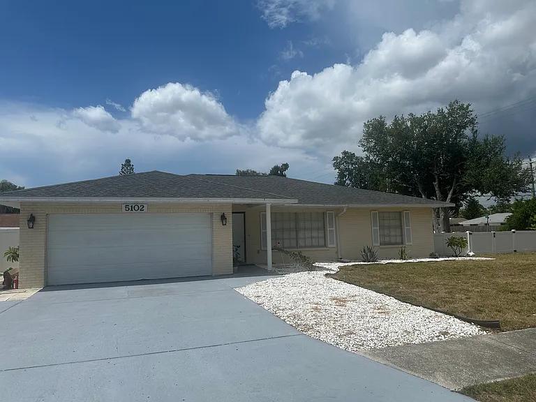 5102 36th Avenue Dr W — Photo 1