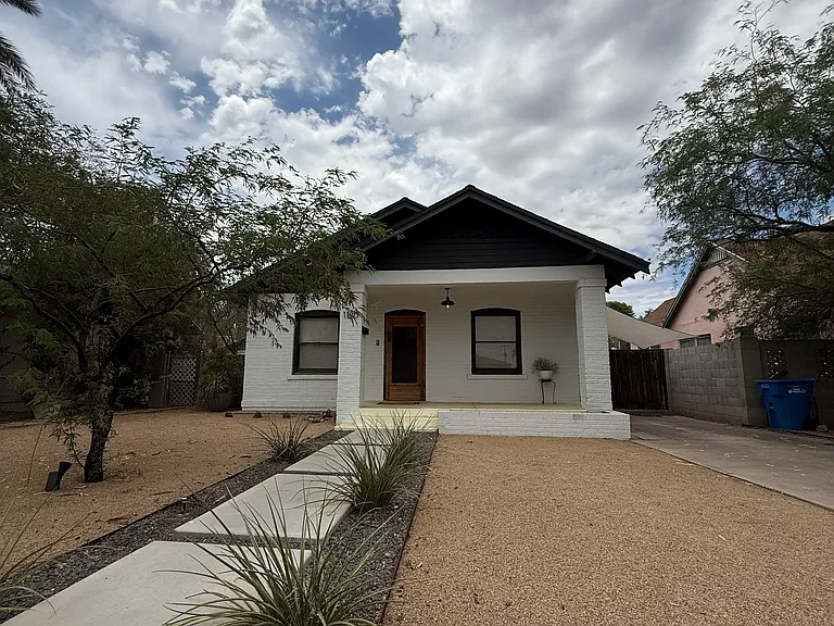 1130 E Palm Ln — Photo 4