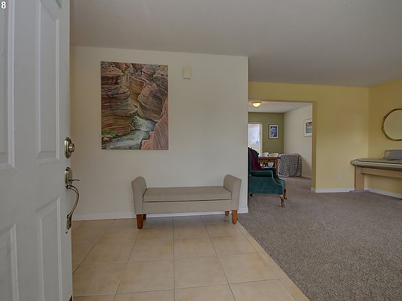 3rd image of 3918 NE 98th St