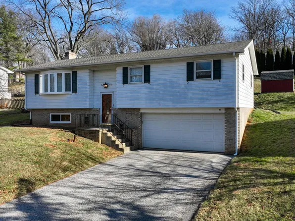 378 Allegheny Dr, York, PA 17402