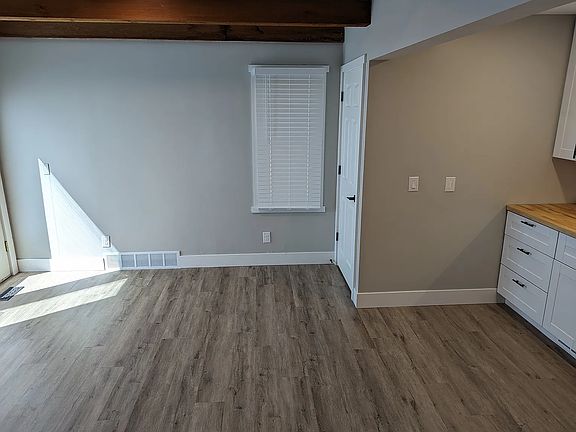 3rd image of 211 E Whittier St #1/2