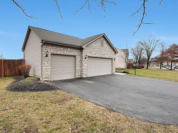 2nd image of 2048 Mayflower Cir