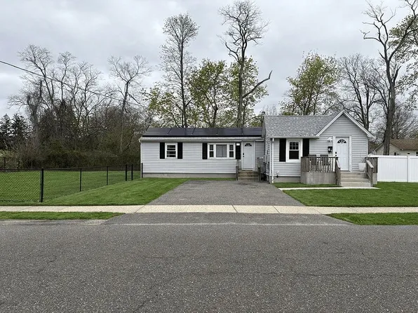 73 Harrison Ave, Amityville, NY 11701