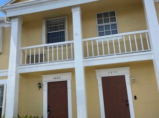 2888 Edgehill Ln, Hollywood, FL 33026