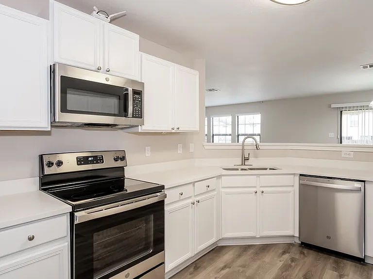 189 Valero Dr — Photo 8
