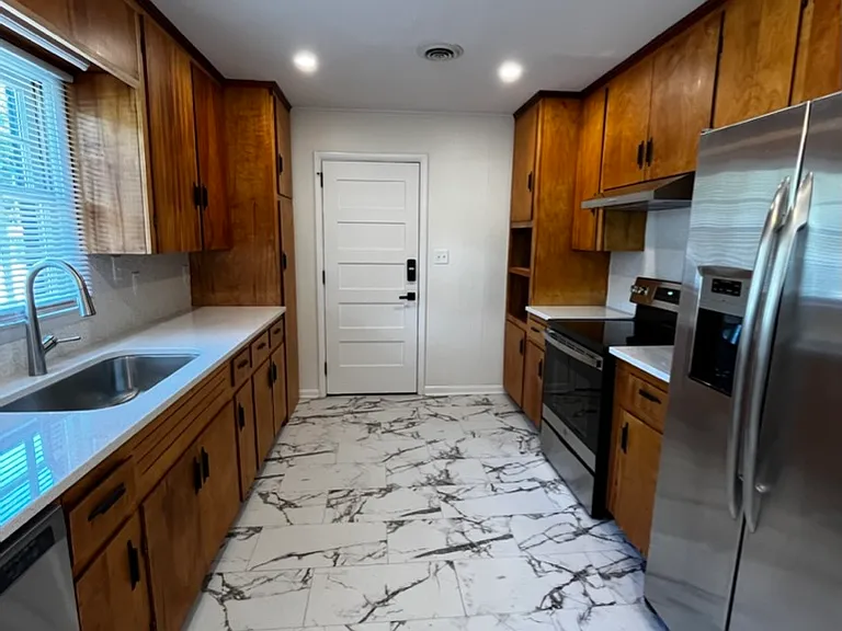 1066 College Station Rd — Photo 11