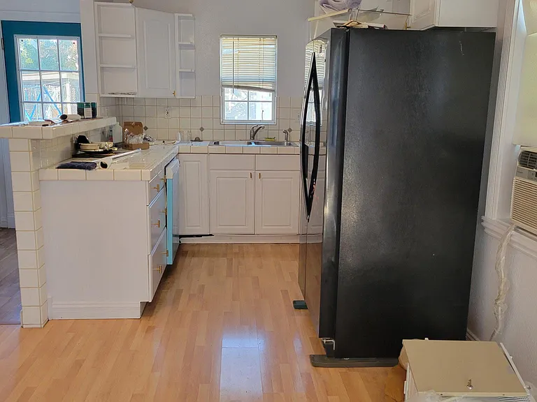 1442 Main St — Photo 3