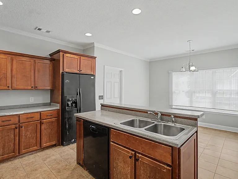 158 Ashley Ln NE — Photo 8