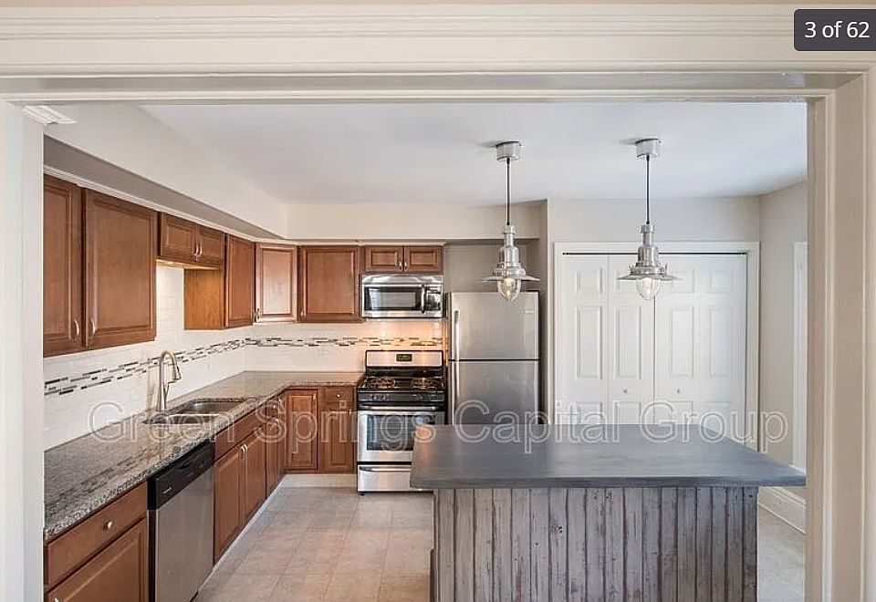 1st image of 130 Van Dam St APT 2