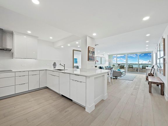 3rd image of 988 Boulevard Of The Arts APT 1615