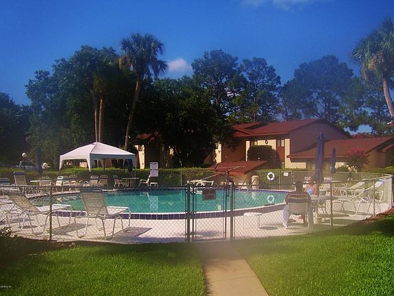 3rd image of 663 Midway Dr #A
