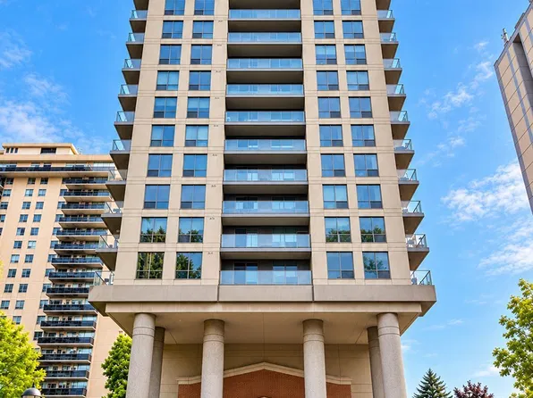 70 High Park Ave #1406, Toronto, ON M6P 1A1