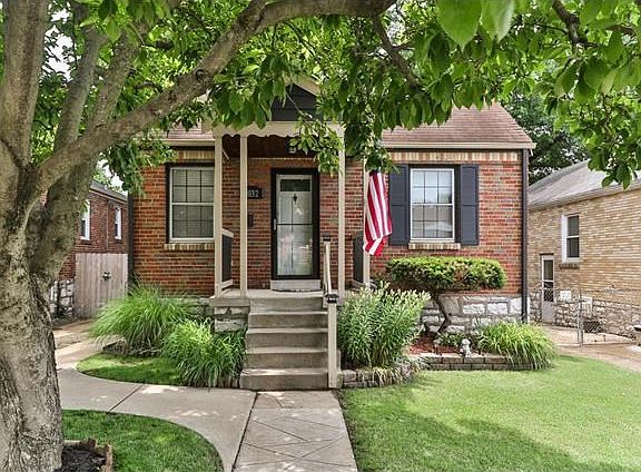 5th image of 7032 Plainview Ave