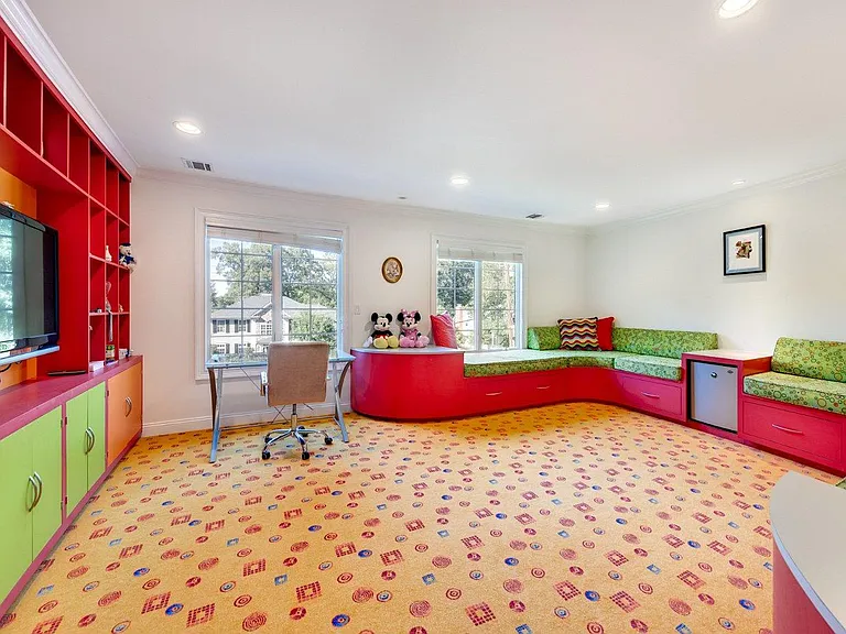 7 Byron Rd — Photo 24