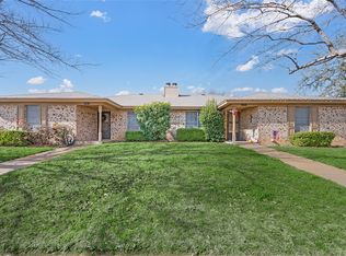 2701 Hurstview Dr, Hurst, TX 76054