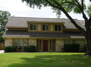 1807 Pinewood Ct, Sugar Land, TX 77498