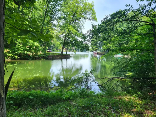 2176 E Maple Turn Rd, Martinsville, IN 46151