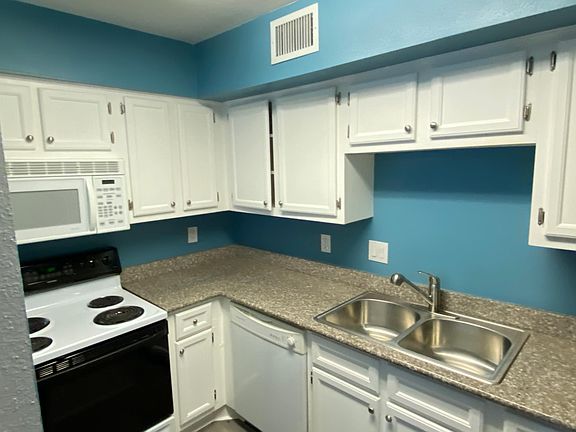 5th image of 18510 Egret Bay Blvd #912