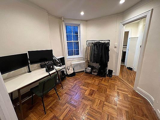 3rd image of 107 E 89th St APT 5D