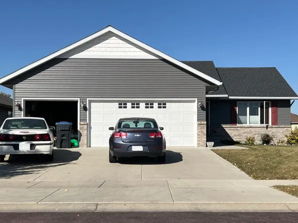 416 Torrey Pines Dr, Mankato, MN 56001