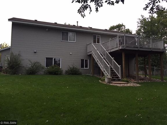 3rd image of 1326 Summit Ave N