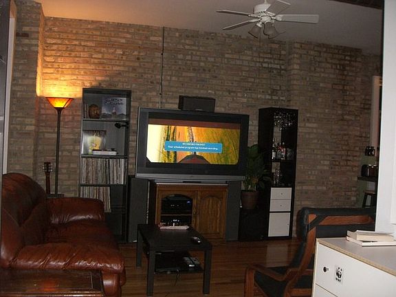 2nd image of 1102 N Hermitage Ave APT 3F