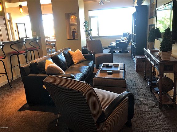 4th image of 105 W Danaher St #20