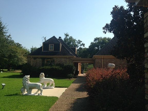view of guest quarters 